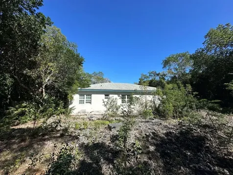 27 Maderia Road Eleuthera BS