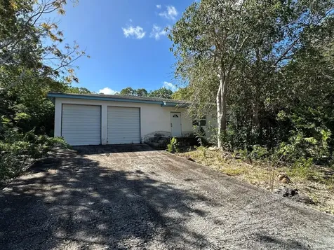 27 Maderia Road Eleuthera BS