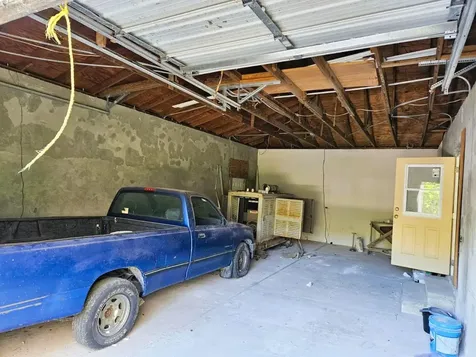 27 Maderia Road Eleuthera BS