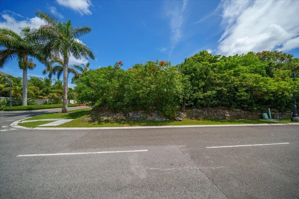 Charlotteville New Providence Paradise Island BS