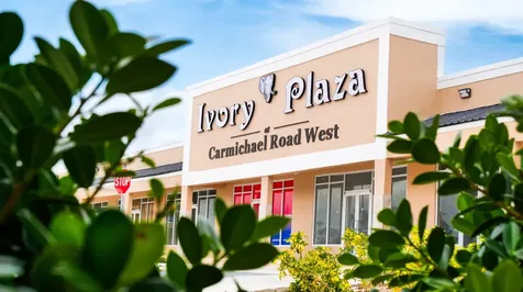 Ivory Plaza At Carmichael New Providence Paradise Island BS
