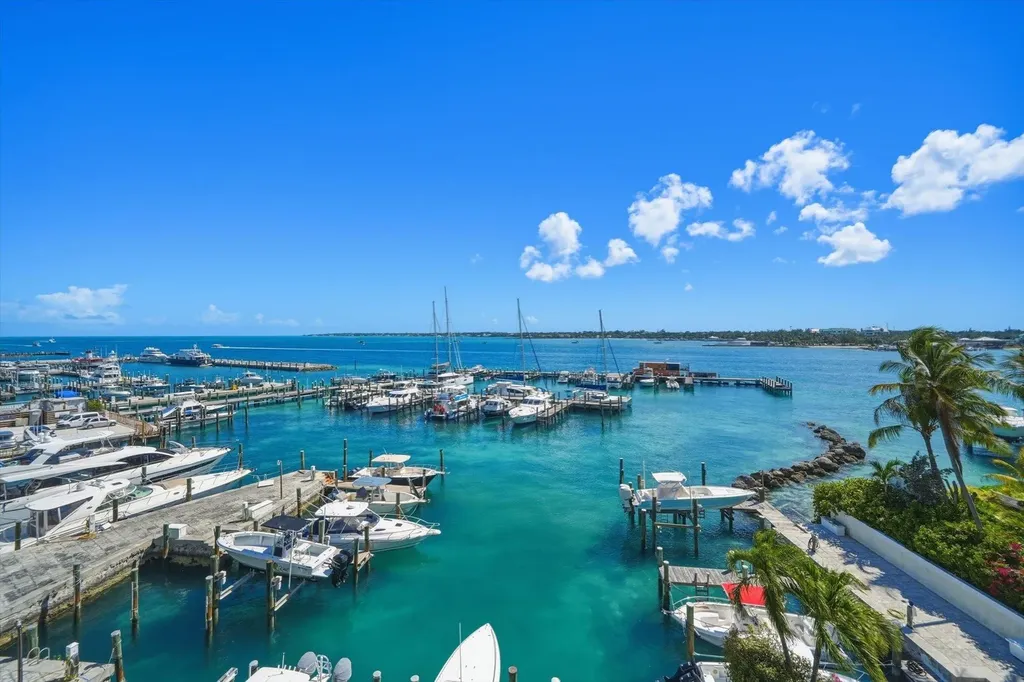 6 Noble House New Providence Paradise Island BS