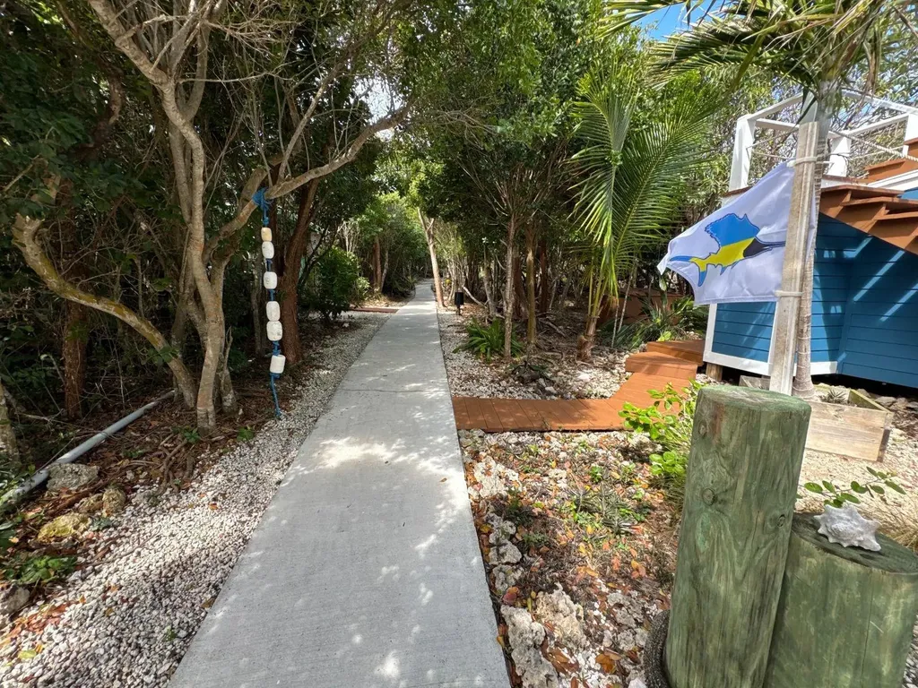 The Green House, Cat 6 Ca Abaco BS