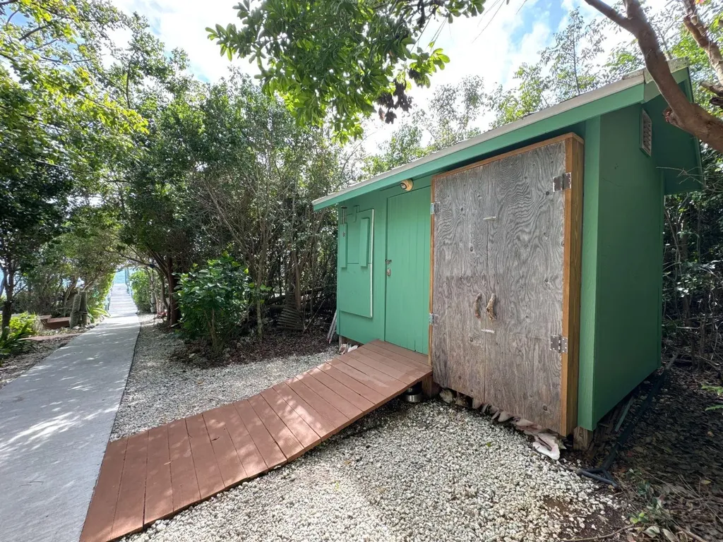 The Green House, Cat 6 Ca Abaco BS