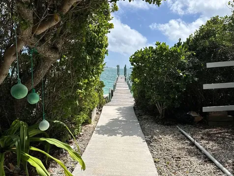 The Green House, Cat 6 Ca Abaco BS