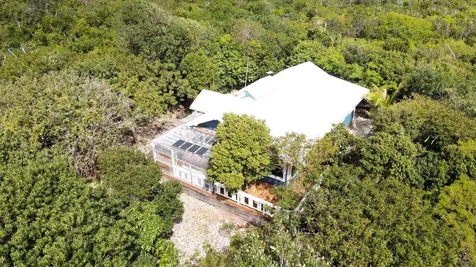 The Green House, Cat 6 Ca Abaco BS