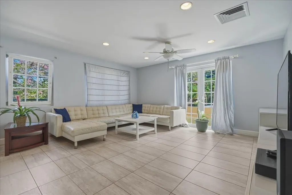6 Chancery Lane New Providence Paradise Island BS