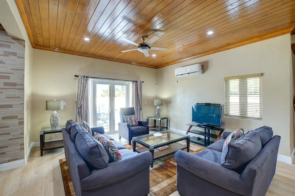 67 Yamacraw Hill Road New Providence Paradise Island BS