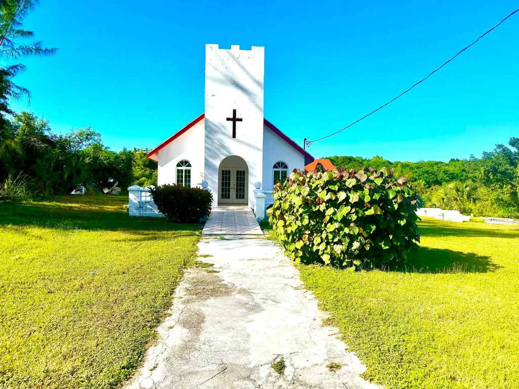 Green Castle 12-acre Lot Eleuthera BS