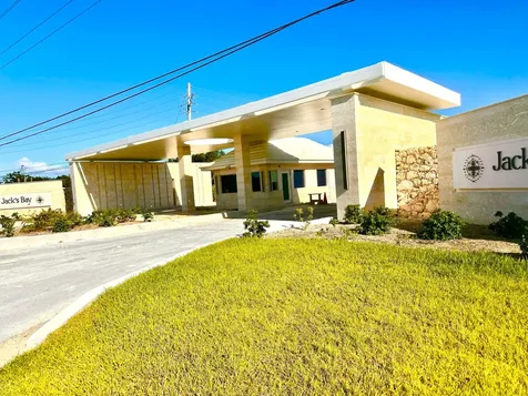 Green Castle 12-acre Lot Eleuthera BS