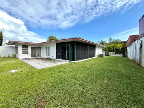 Bentley Drive 4 Grand Bahama Freeport BS