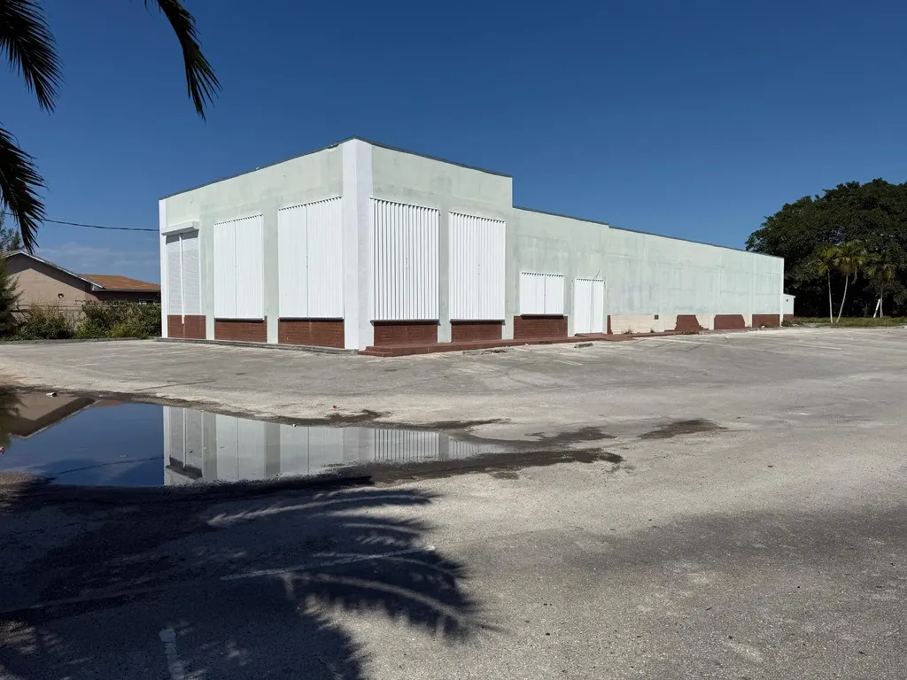 Queen's Highway Grand Bahama Freeport BS
