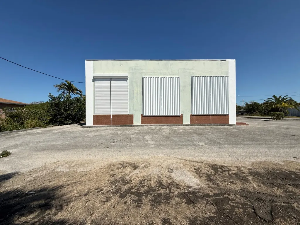 Queen's Highway Grand Bahama Freeport BS
