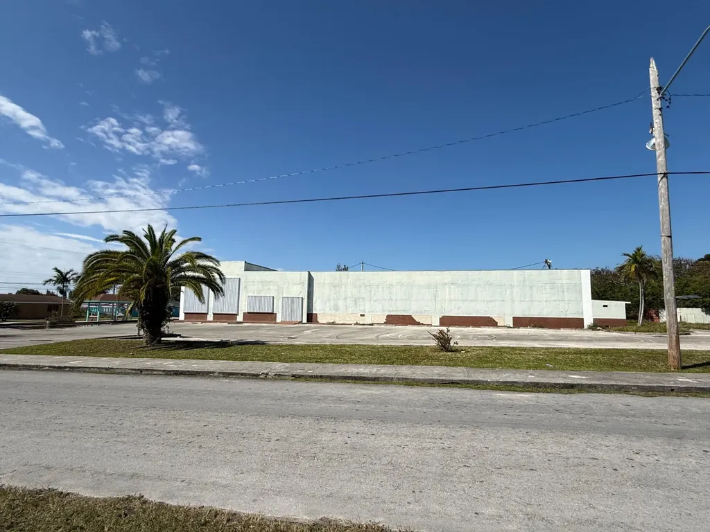 Queen's Highway Grand Bahama Freeport BS