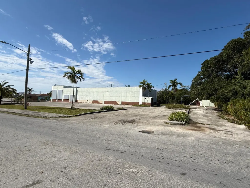 Queen's Highway Grand Bahama Freeport BS
