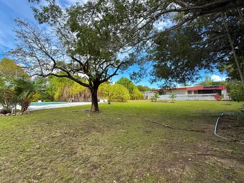 Bentley Drive 5 Grand Bahama Freeport BS