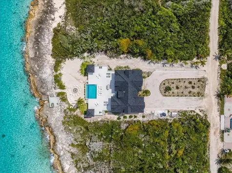 Estrella Y Mar Exuma BS