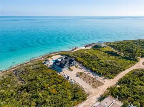 Estrella Y Mar Exuma BS