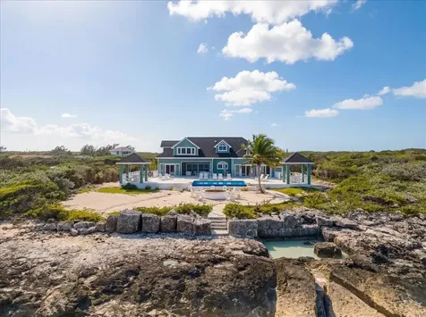 Estrella Y Mar Exuma BS