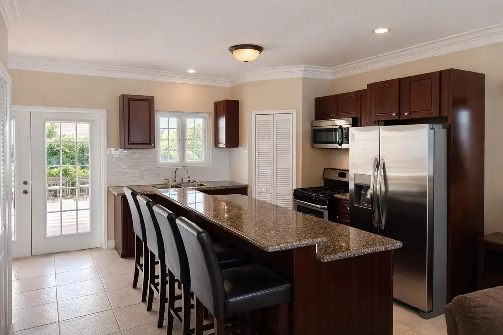 329 Oyster Drive New Providence Paradise Island BS