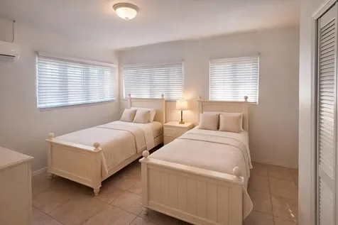 329 Oyster Drive New Providence Paradise Island BS