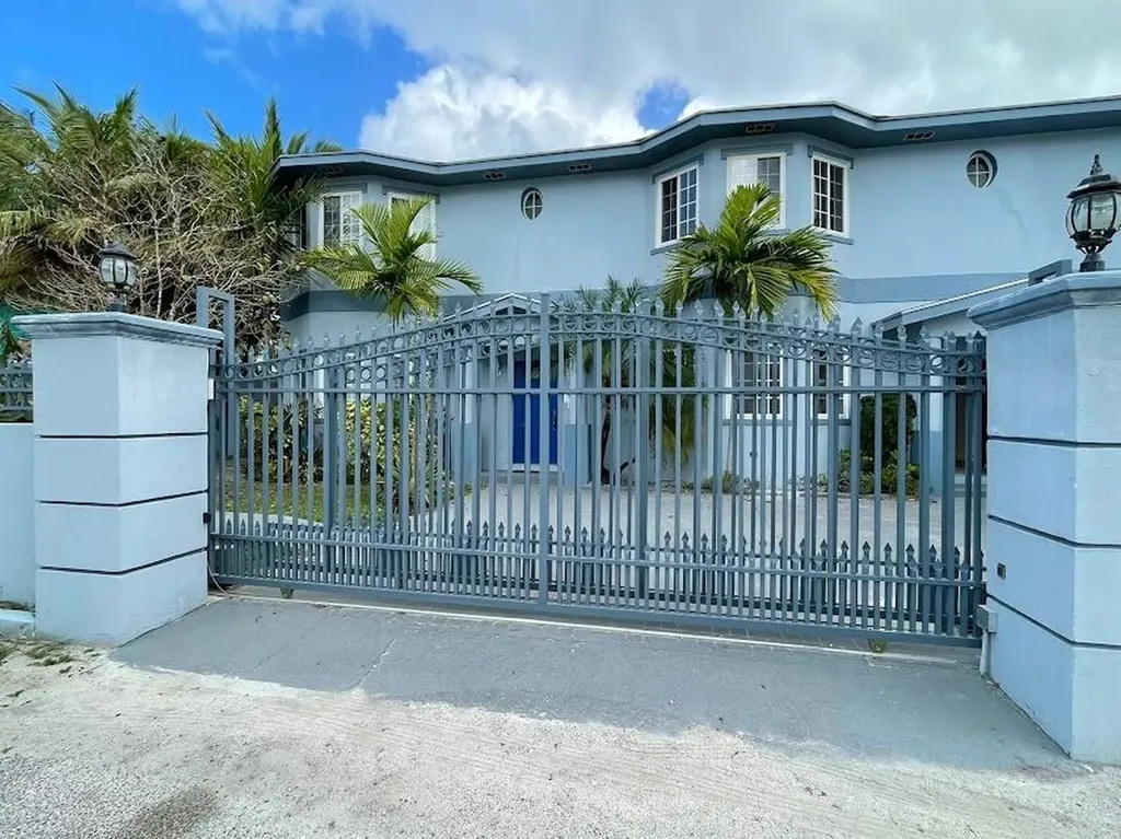 West Bay Townhome Unit#2 New Providence Paradise Island BS