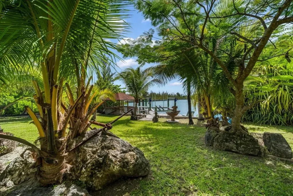 Bermuda Close 15 A Grand Bahama Freeport BS