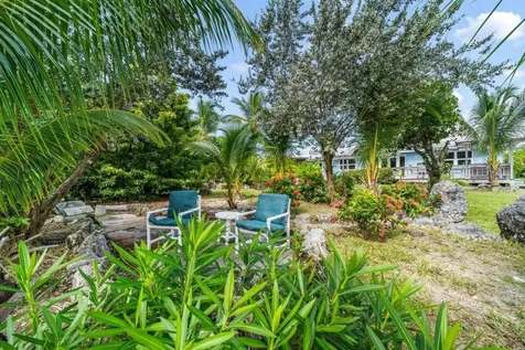 Bermuda Close 15 A Grand Bahama Freeport BS