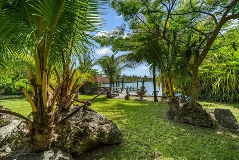 Bermuda Close 15 A Grand Bahama Freeport BS