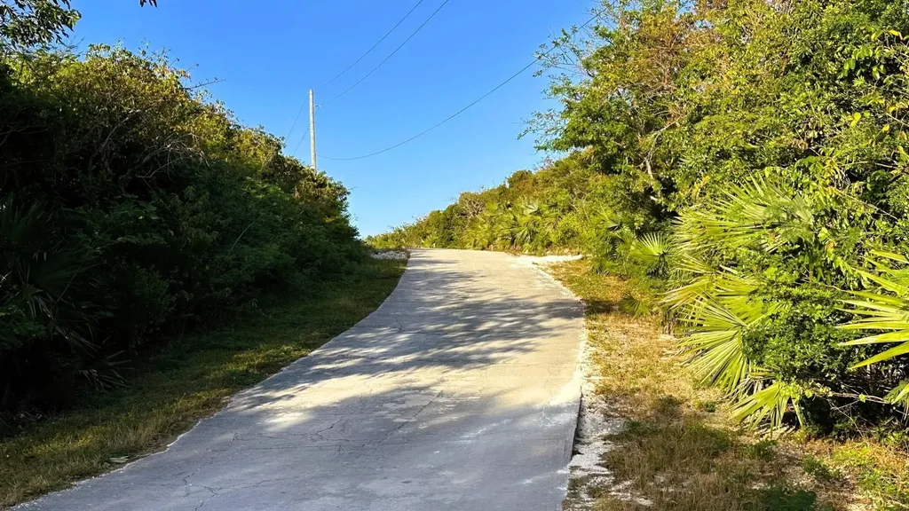 Signal Light Road Eleuthera BS