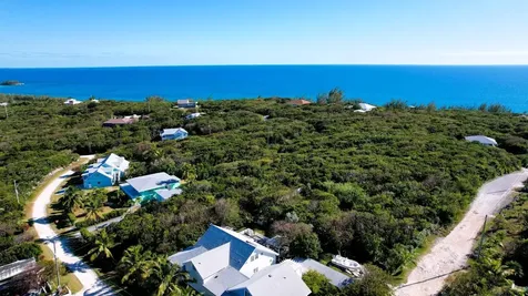 Signal Light Road Eleuthera BS