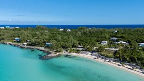 Signal Light Road Eleuthera BS