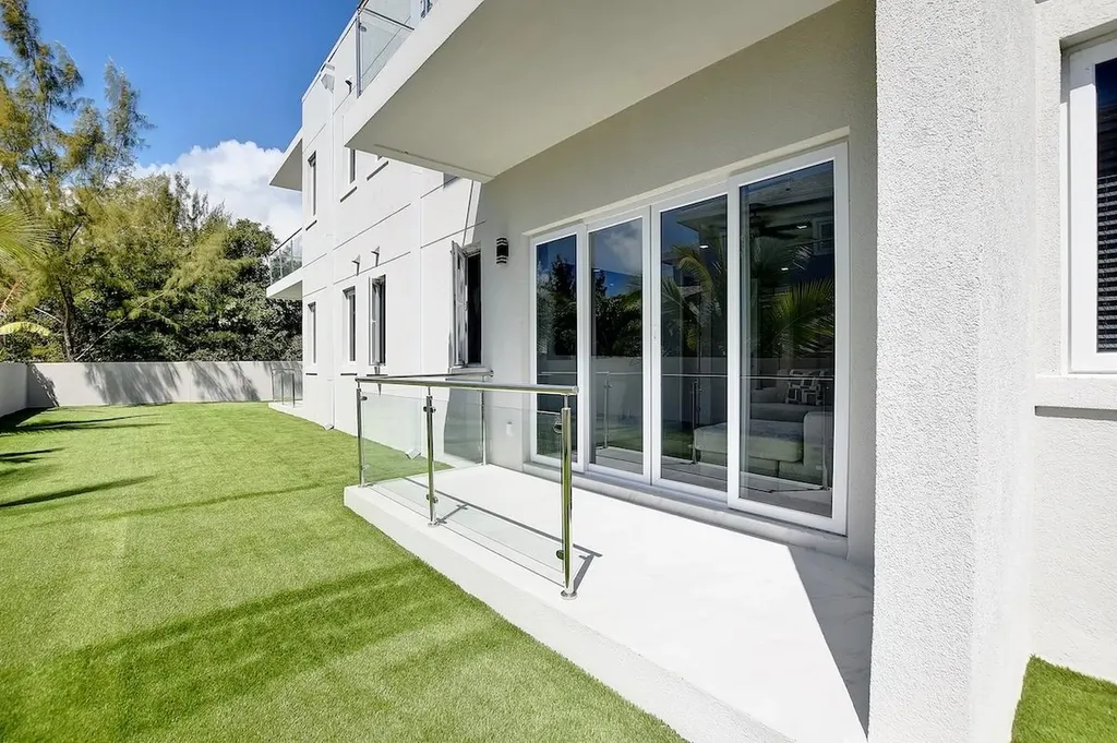 Nicholas Cay, Venice Bay #6 New Providence Paradise Island BS