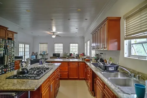 #53 Lake Cunningham New Providence Paradise Island BS