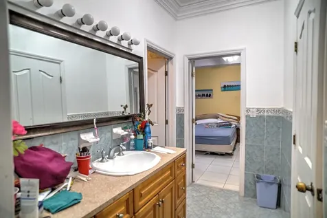 #53 Lake Cunningham New Providence Paradise Island BS