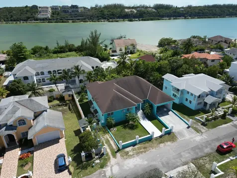 #53 Lake Cunningham New Providence Paradise Island BS