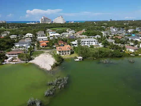#53 Lake Cunningham New Providence Paradise Island BS