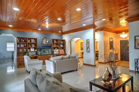 #53 Lake Cunningham New Providence Paradise Island BS
