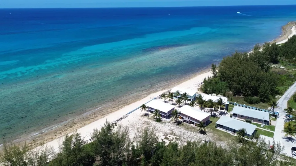 Bootle Bay, Oceanfront Estate Grand Bahama Freeport BS