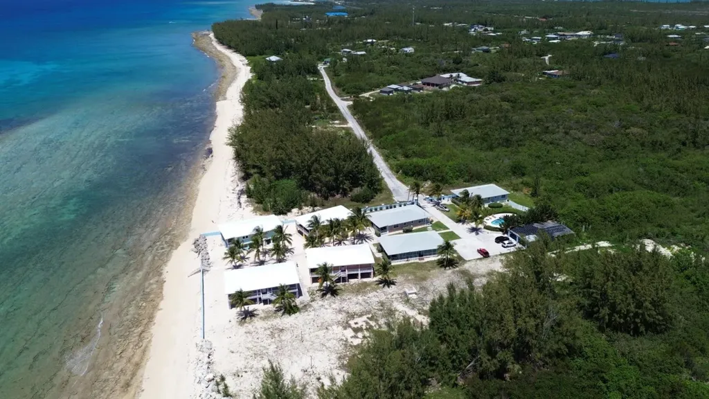 Bootle Bay, Oceanfront Estate Grand Bahama Freeport BS
