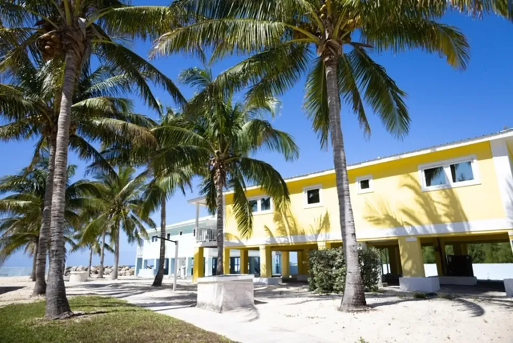 Bootle Bay, Oceanfront Estate Grand Bahama Freeport BS