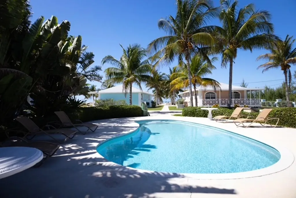 Bootle Bay, Oceanfront Estate Grand Bahama Freeport BS
