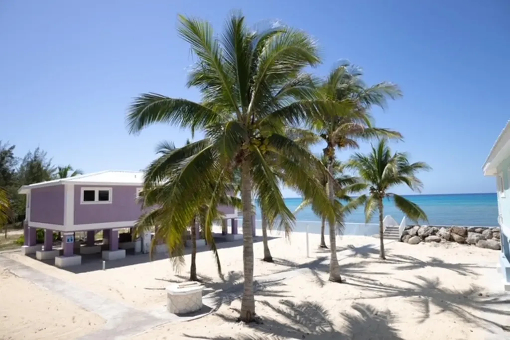 Bootle Bay, Oceanfront Estate Grand Bahama Freeport BS