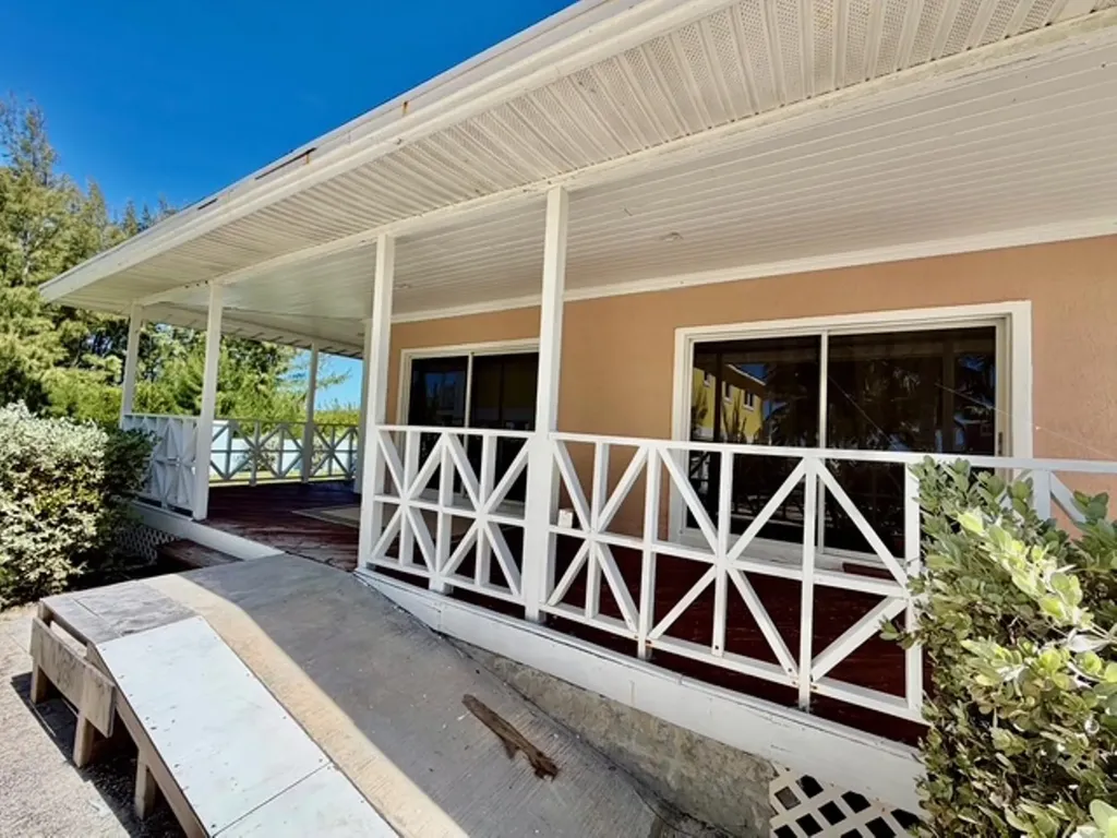 Bootle Bay, Oceanfront Estate Grand Bahama Freeport BS
