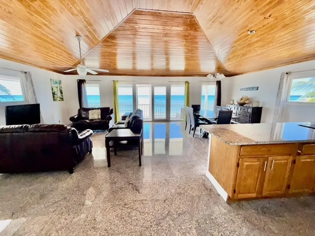 Bootle Bay, Oceanfront Estate Grand Bahama Freeport BS