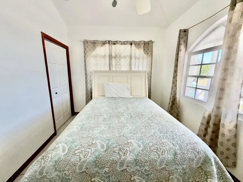 Bootle Bay, Oceanfront Estate Grand Bahama Freeport BS