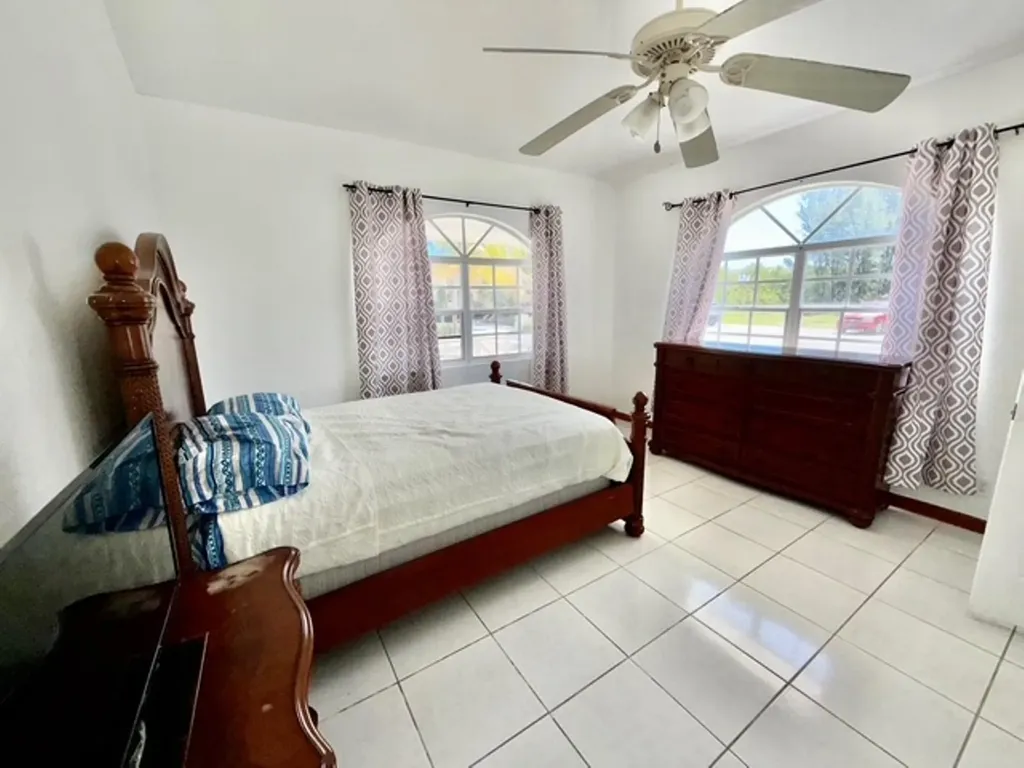 Bootle Bay, Oceanfront Estate Grand Bahama Freeport BS