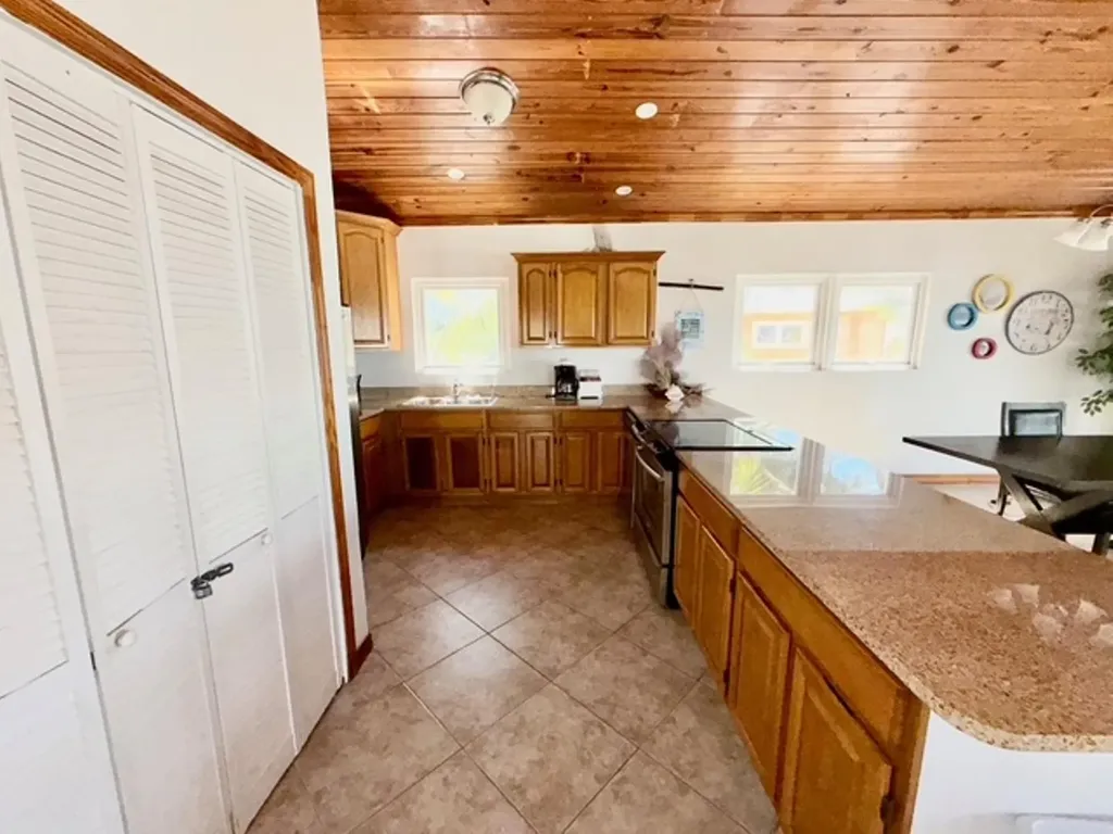 Bootle Bay, Oceanfront Estate Grand Bahama Freeport BS