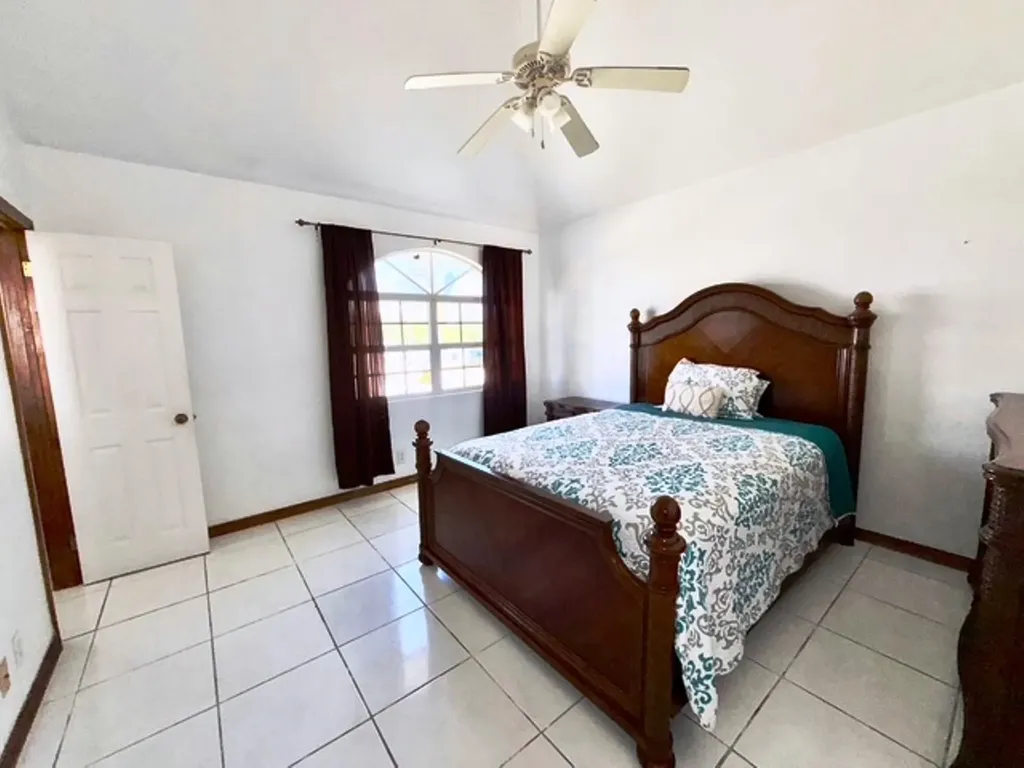 Bootle Bay, Oceanfront Estate Grand Bahama Freeport BS