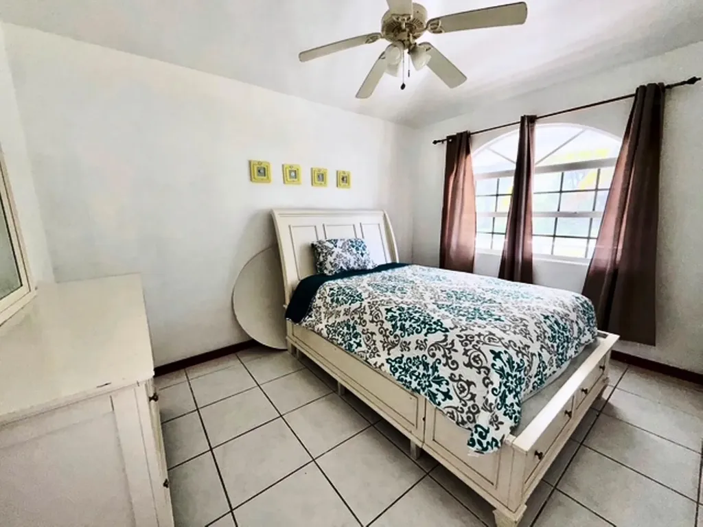 Bootle Bay, Oceanfront Estate Grand Bahama Freeport BS